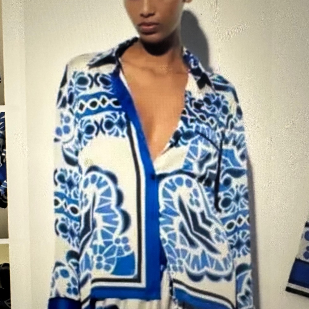 ZARA GEOMETRIC PRINT BUTTON DOWN COLLARED BLOUSE. - image 1